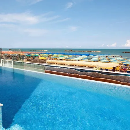 Hotell Alexander Museum Palace Pesaro