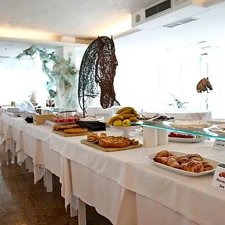 Alexander Museum Palace Hotel 4*